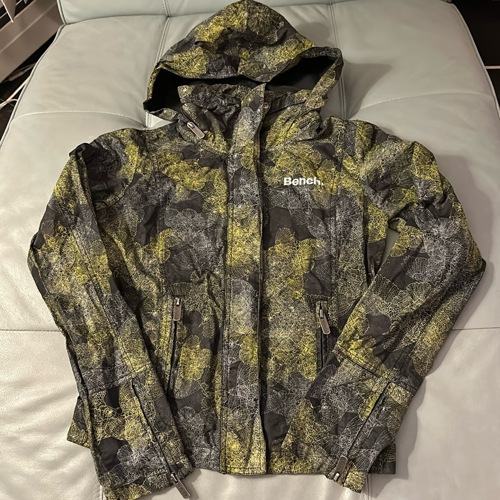 Bench windbreaker jacket